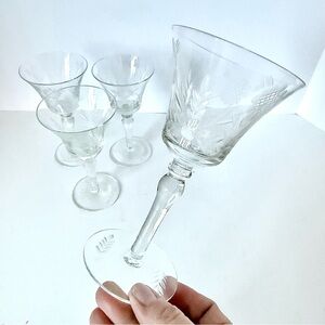 Set of 4 Vintage Romanian Claret Wine Glasses CCI50 – Crystal Clear Industries